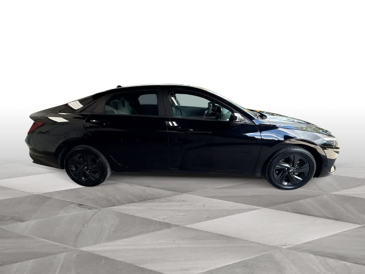 Thumbnail: 2023 Hyundai Elantra - 9