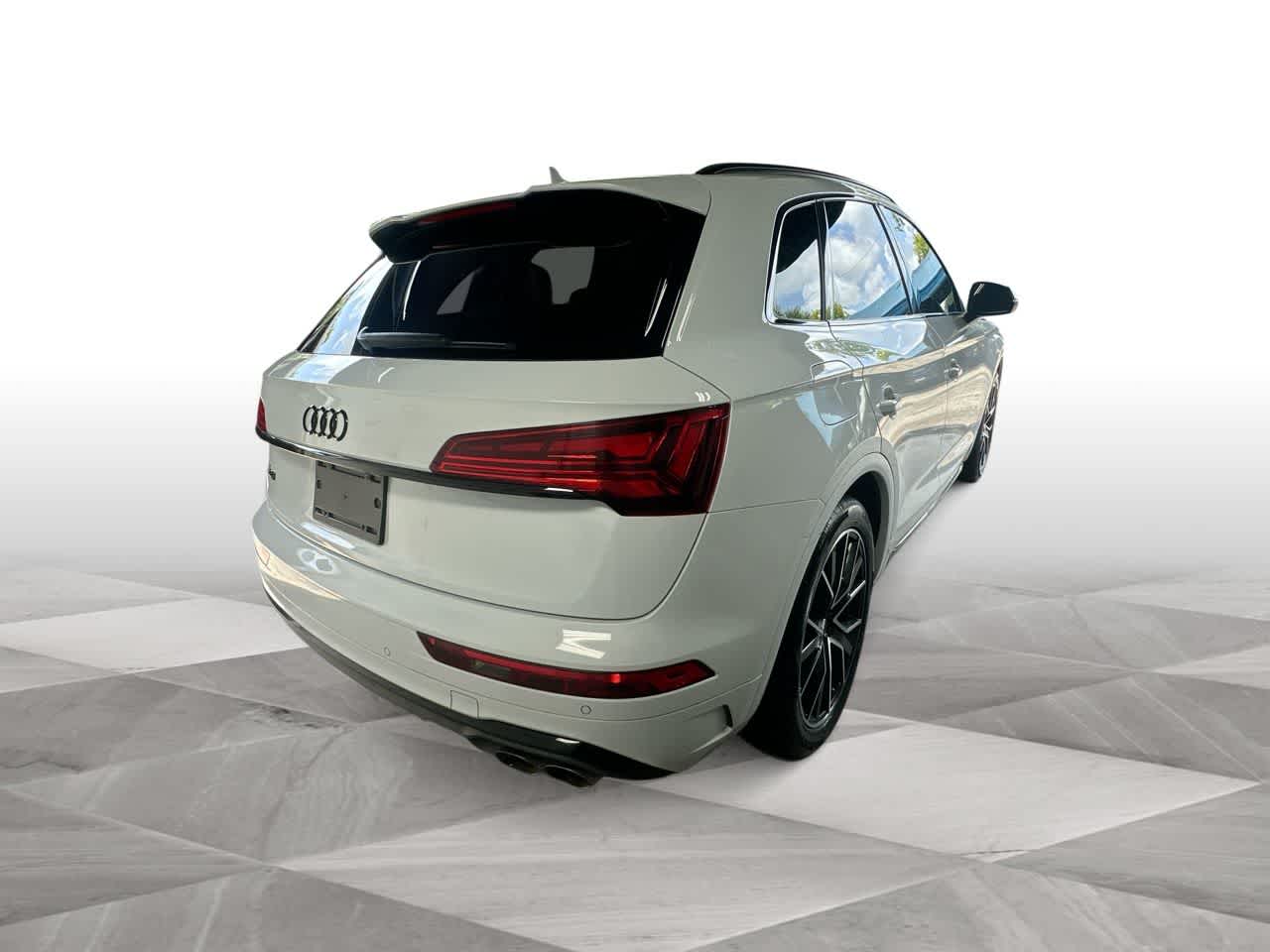 Thumbnail: 2023 Audi SQ5 - 8