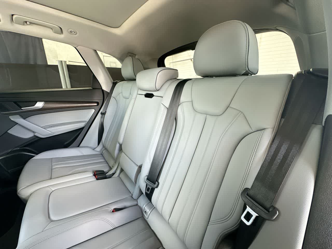Thumbnail: 2025 Audi Q5 - 22
