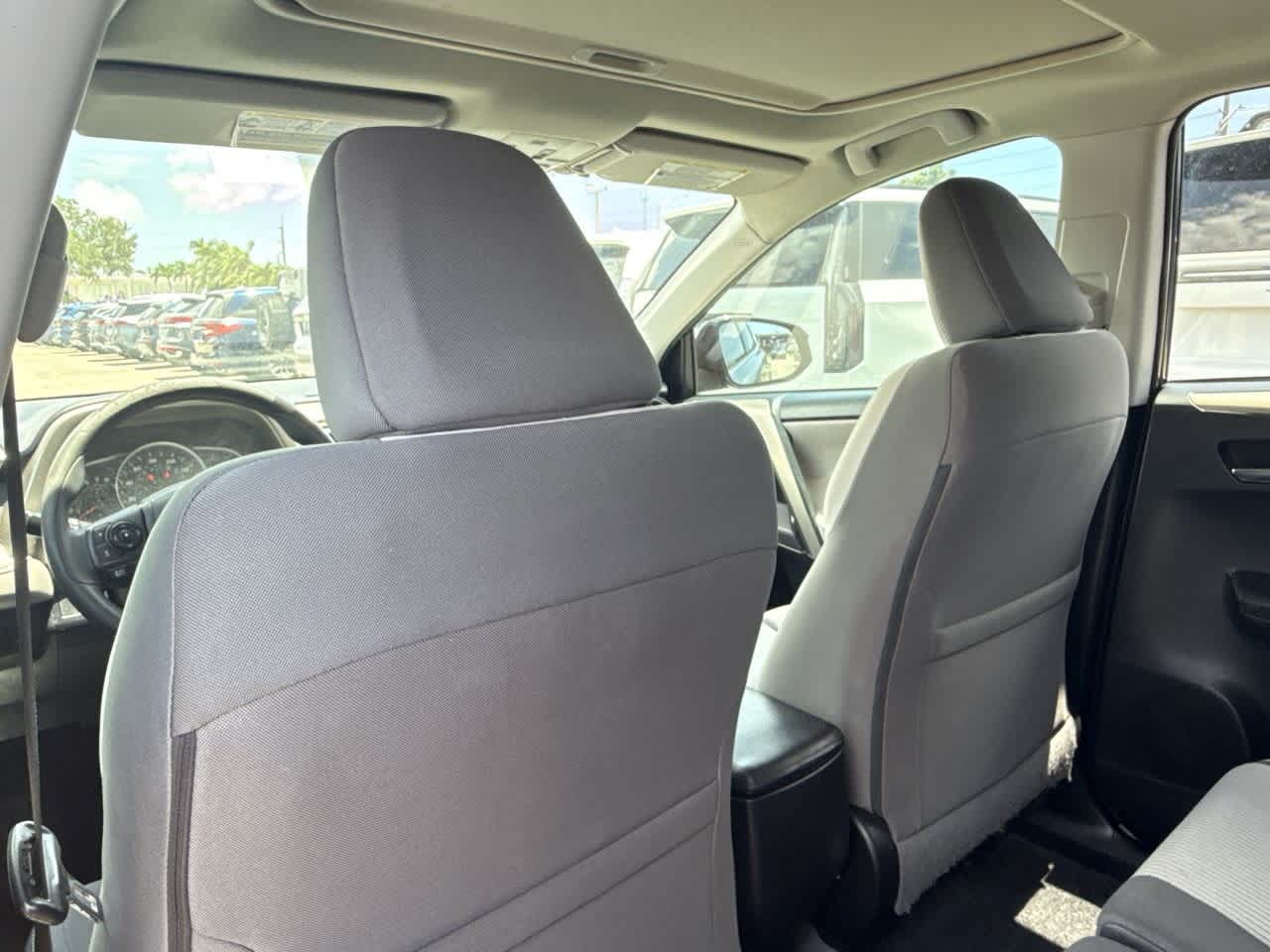 2014 Toyota RAV4 XLE 23