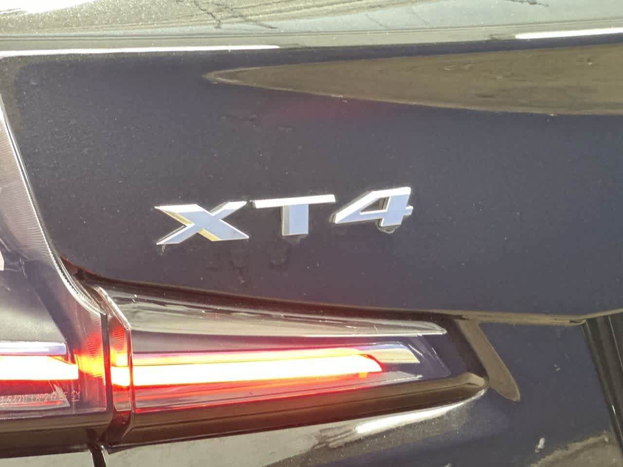 Thumbnail: 2021 Cadillac XT4 - 10