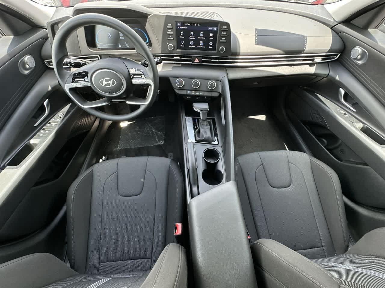 Thumbnail: 2025 Hyundai Elantra - 24