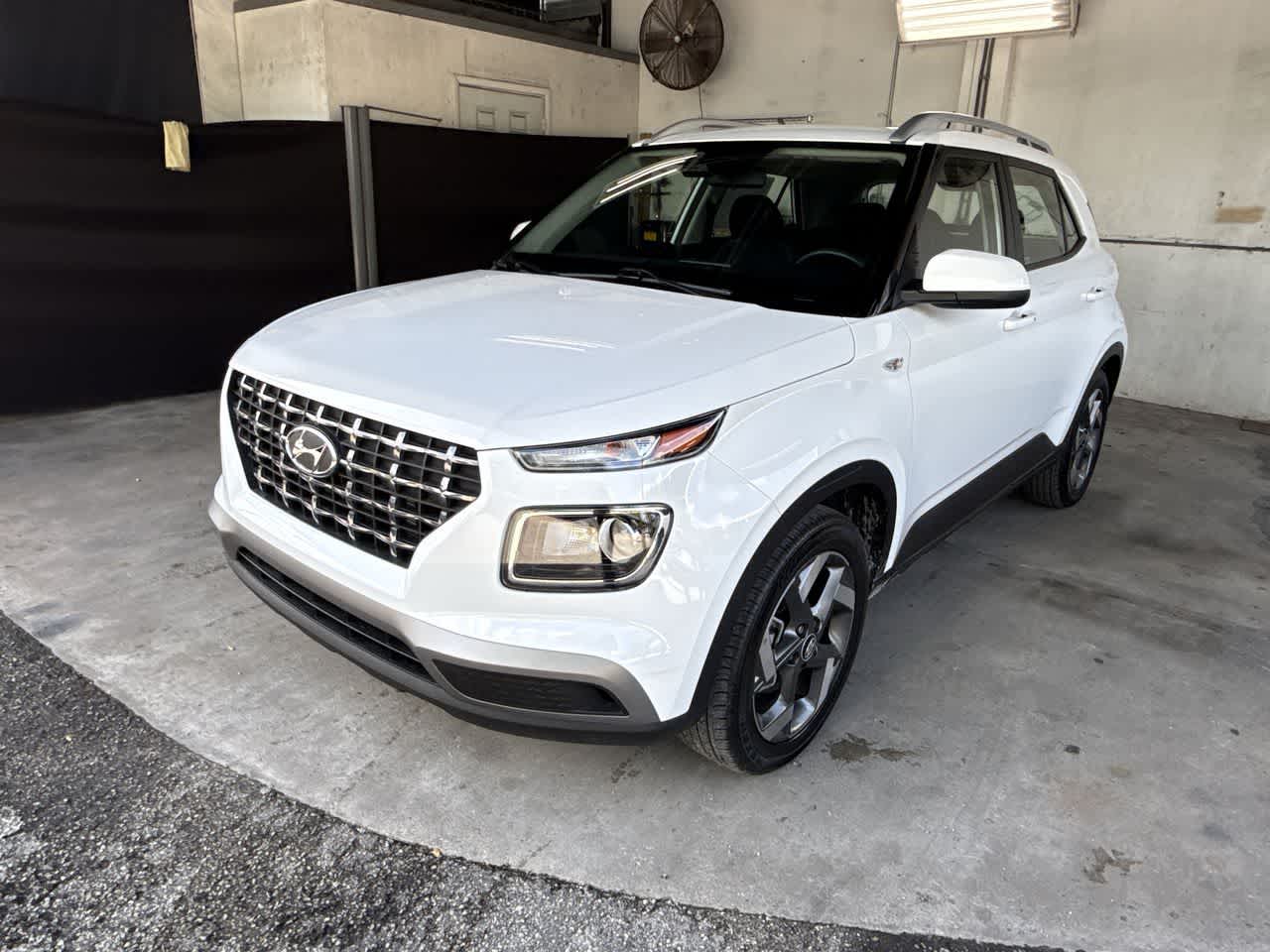 Thumbnail: 2025 Hyundai Venue - 4