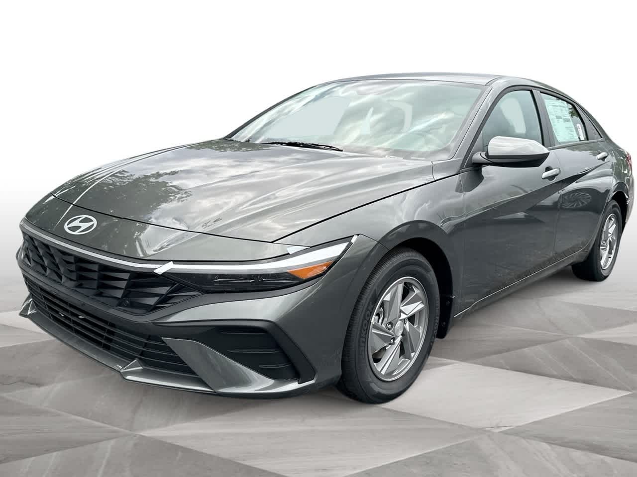 Thumbnail: 2025 Hyundai Elantra - 4