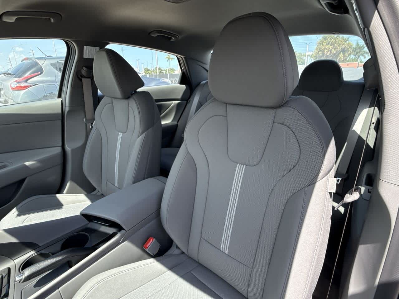 Thumbnail: 2025 Hyundai Elantra - 14