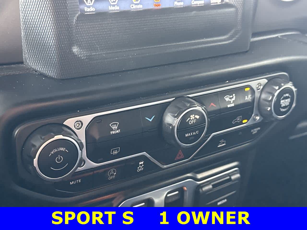 Thumbnail: 2022 Jeep Wrangler - 20