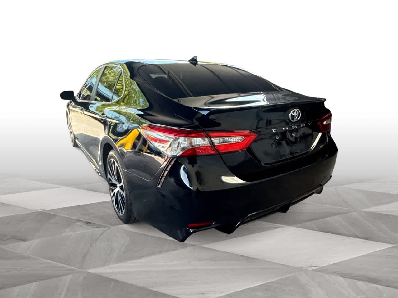Thumbnail: 2019 Toyota Camry - 6
