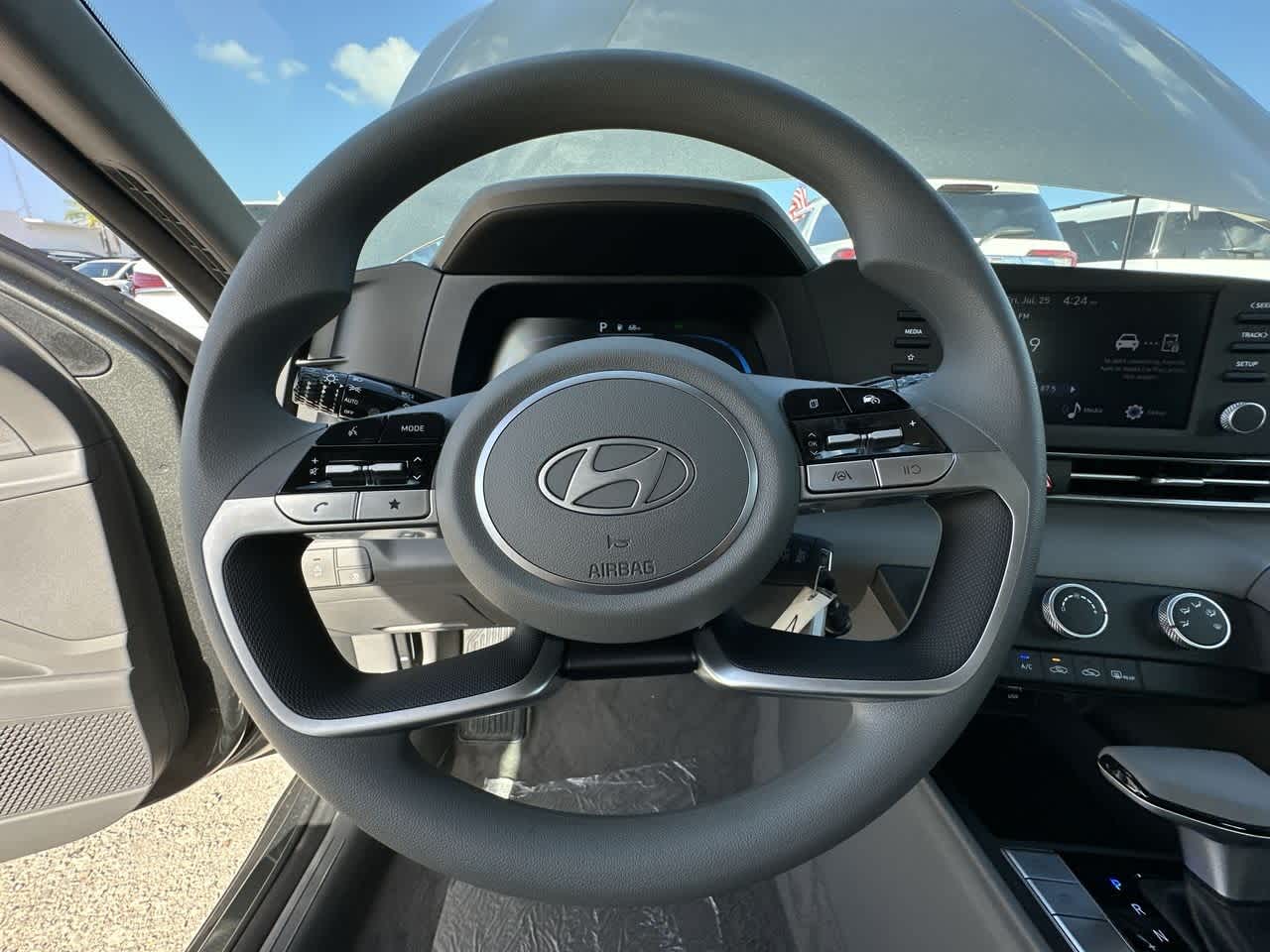 Thumbnail: 2025 Hyundai Elantra - 15