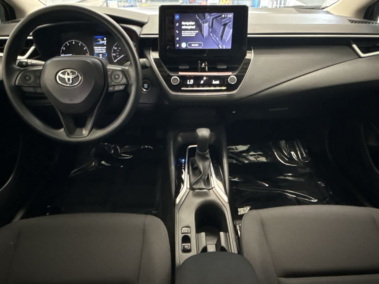 2024 Toyota Corolla LE 24