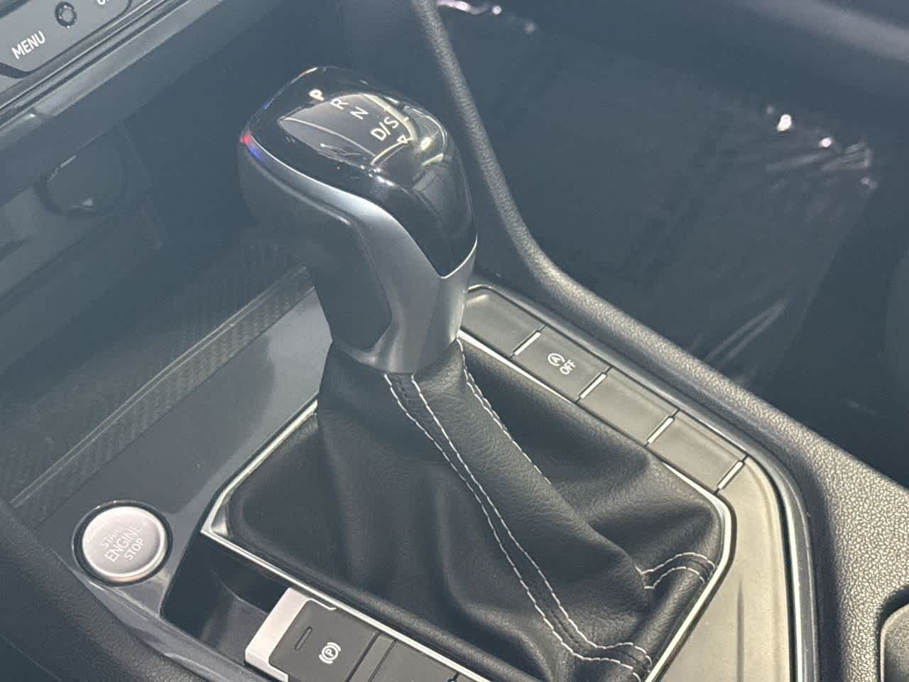 Thumbnail: 2023 Volkswagen Tiguan - 21