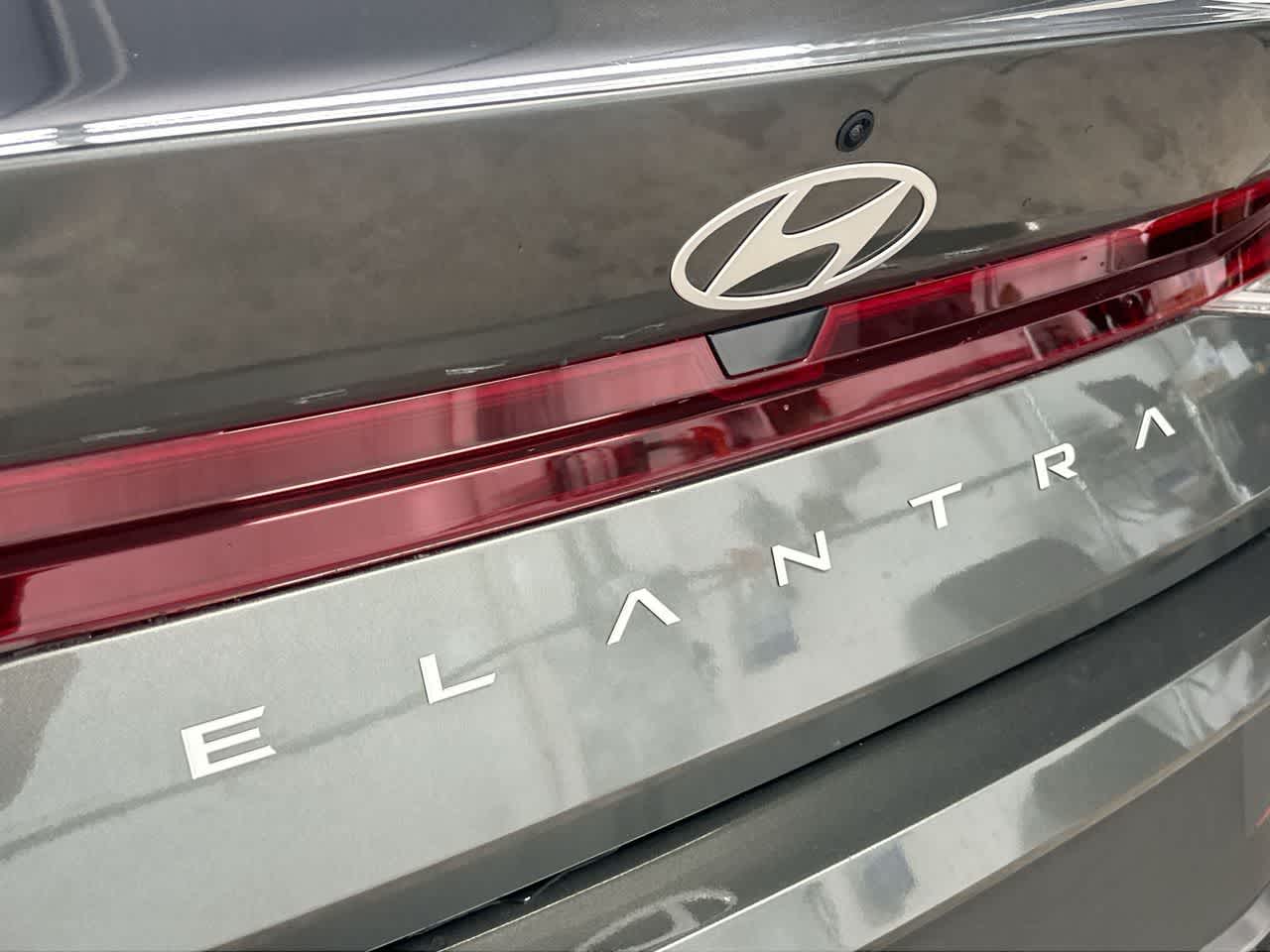 Thumbnail: 2025 Hyundai Elantra - 10