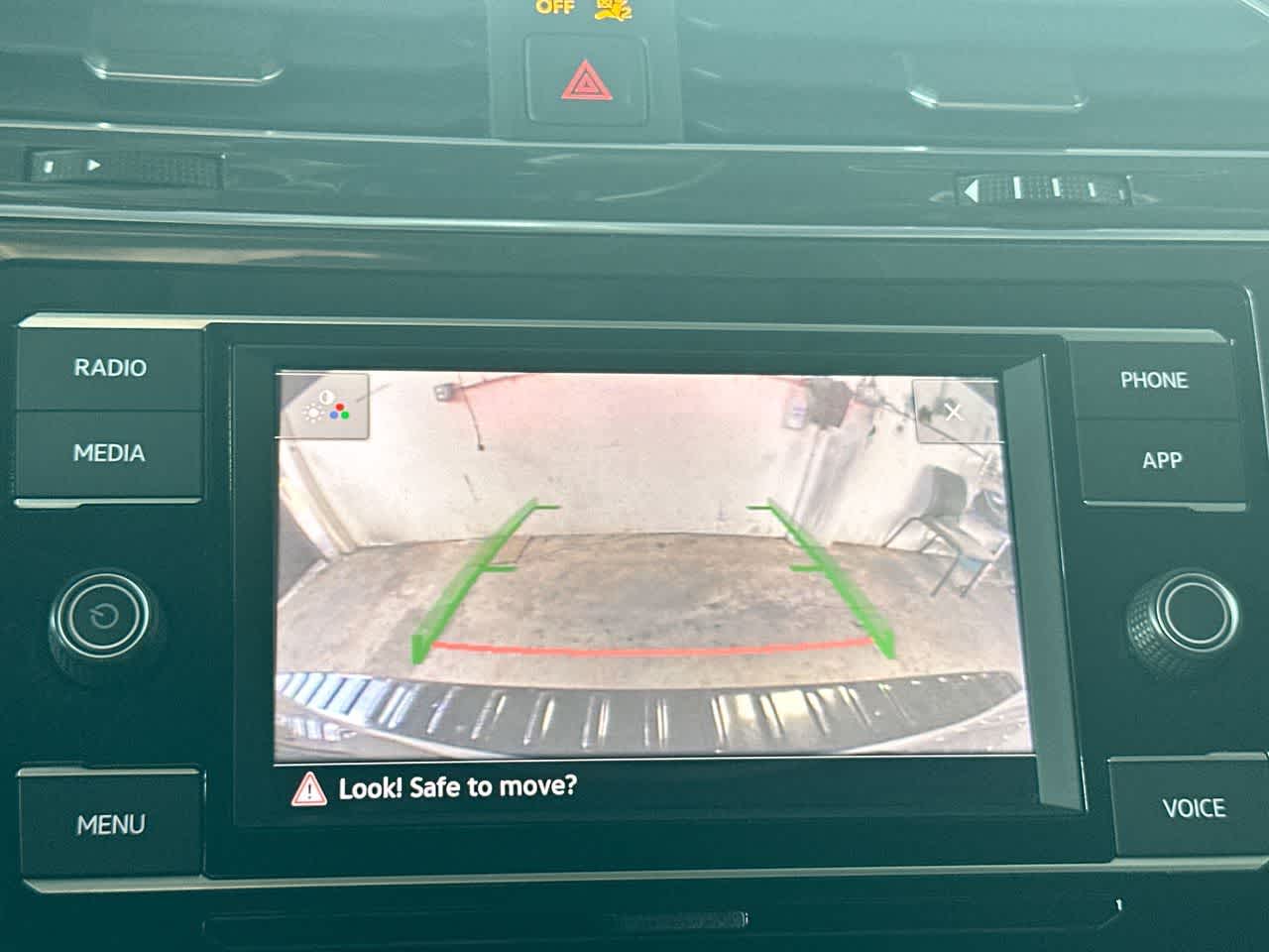 Thumbnail: 2023 Volkswagen Tiguan - 19