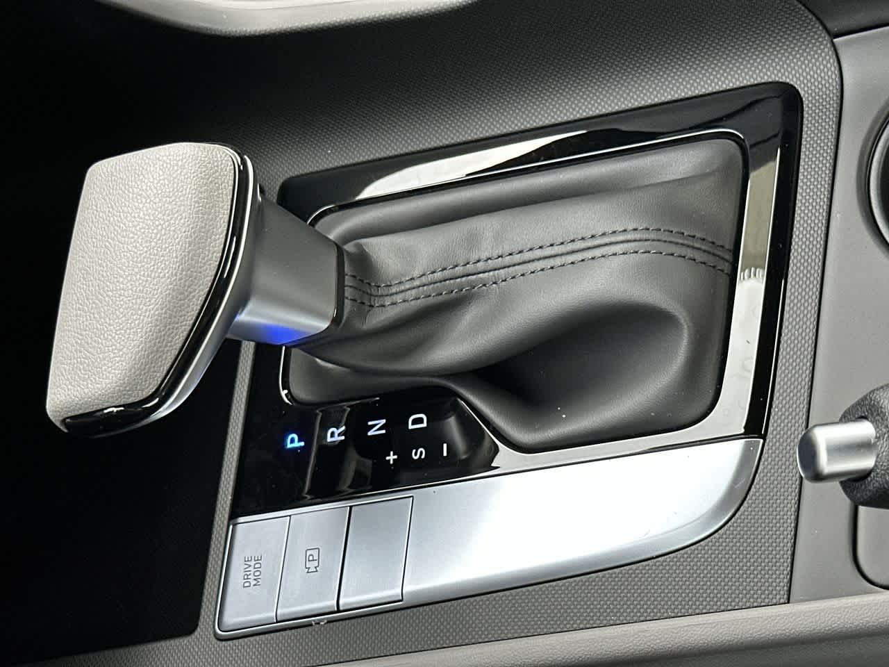 Thumbnail: 2025 Hyundai Elantra - 21