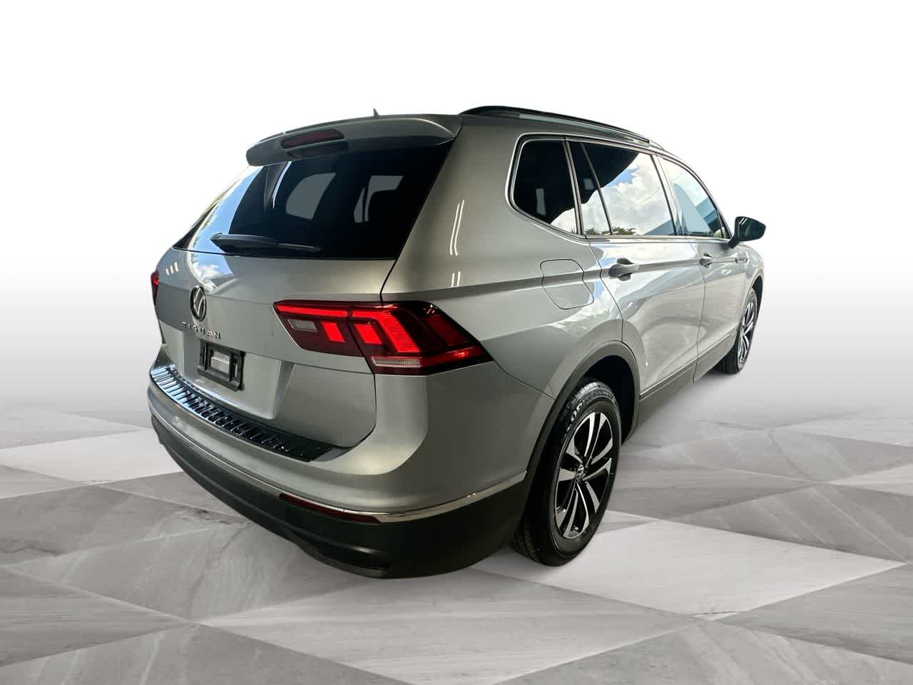 Thumbnail: 2023 Volkswagen Tiguan - 8