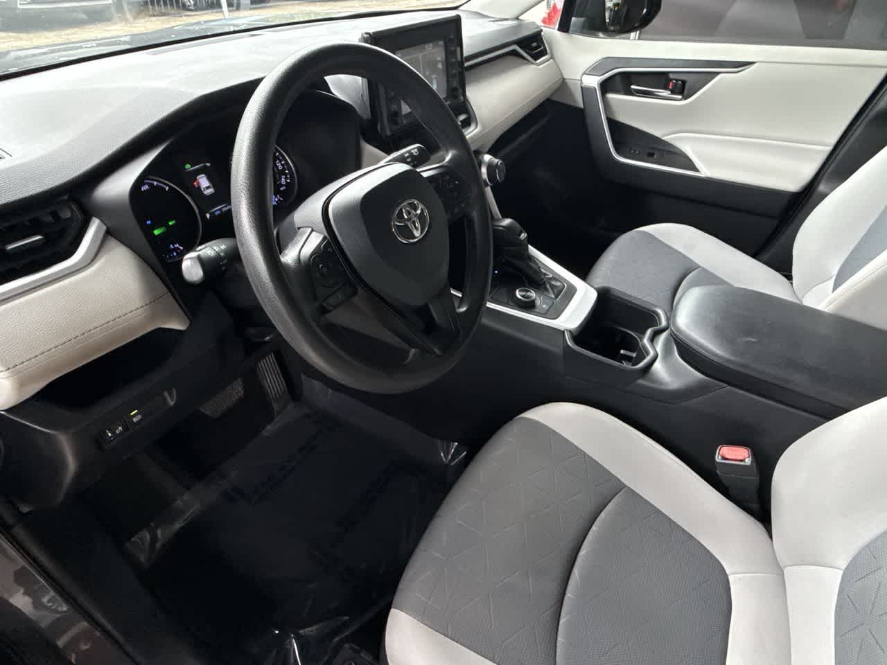 Thumbnail: 2022 Toyota RAV4 - 13