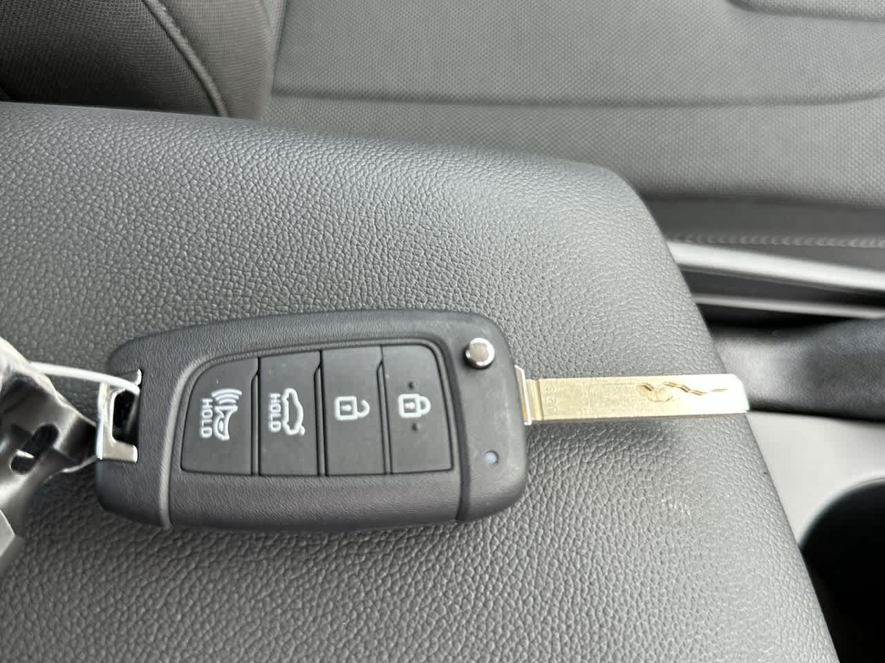 Thumbnail: 2025 Hyundai Elantra - 28