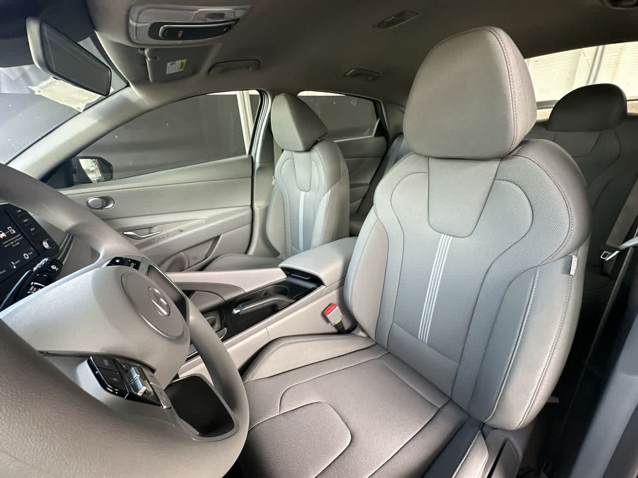 Thumbnail: 2025 Hyundai Elantra - 14