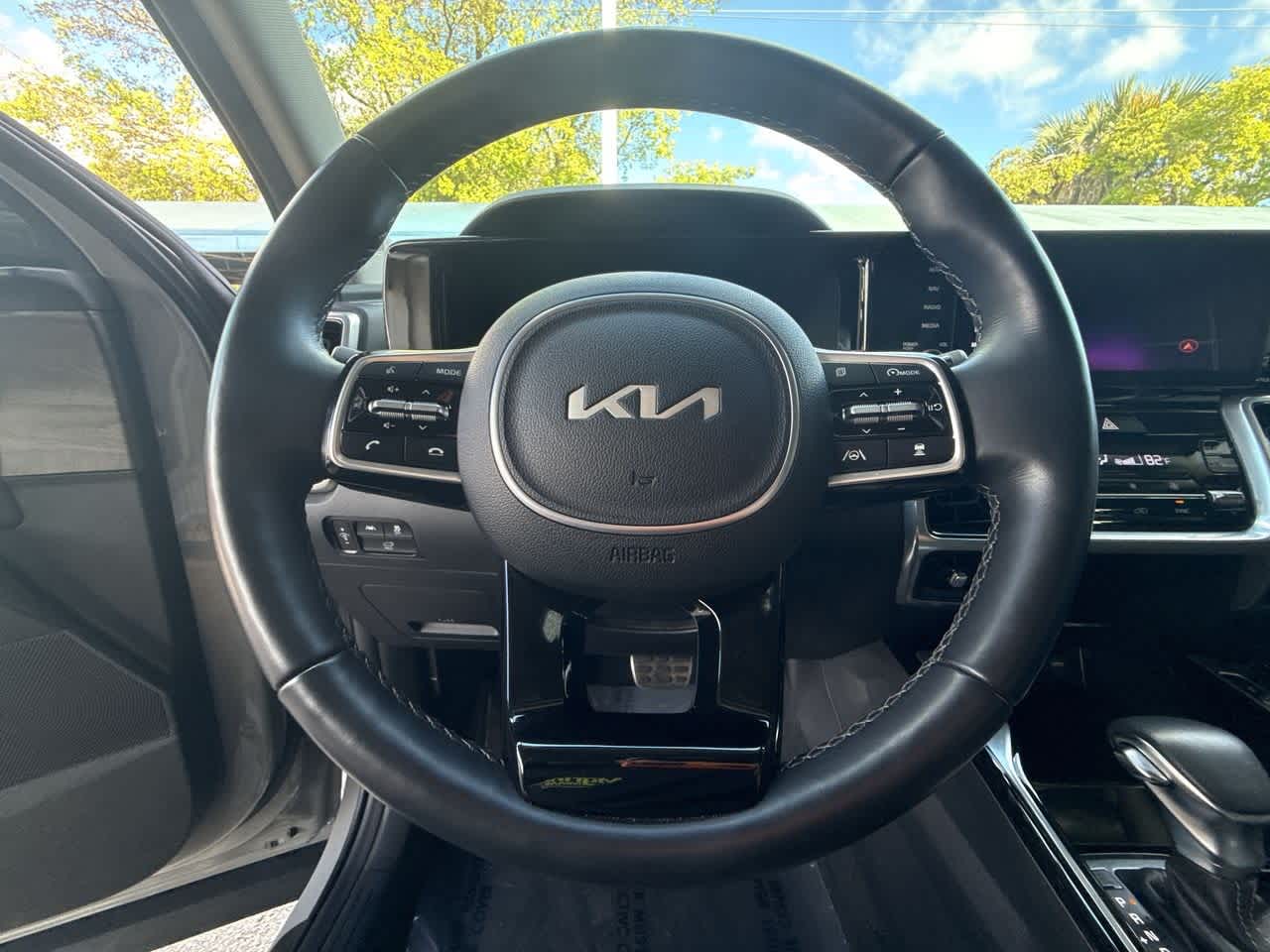 Thumbnail: 2023 Kia Sorento - 14