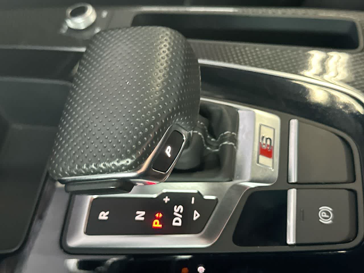 Thumbnail: 2023 Audi SQ5 - 21