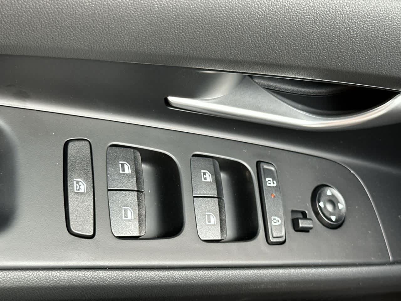 Thumbnail: 2025 Hyundai Elantra - 17