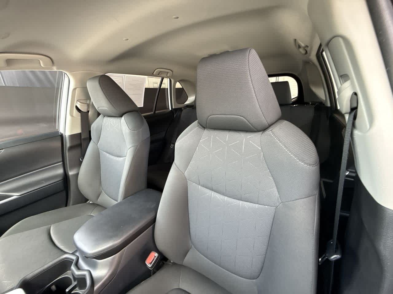 Thumbnail: 2025 Toyota RAV4 - 14