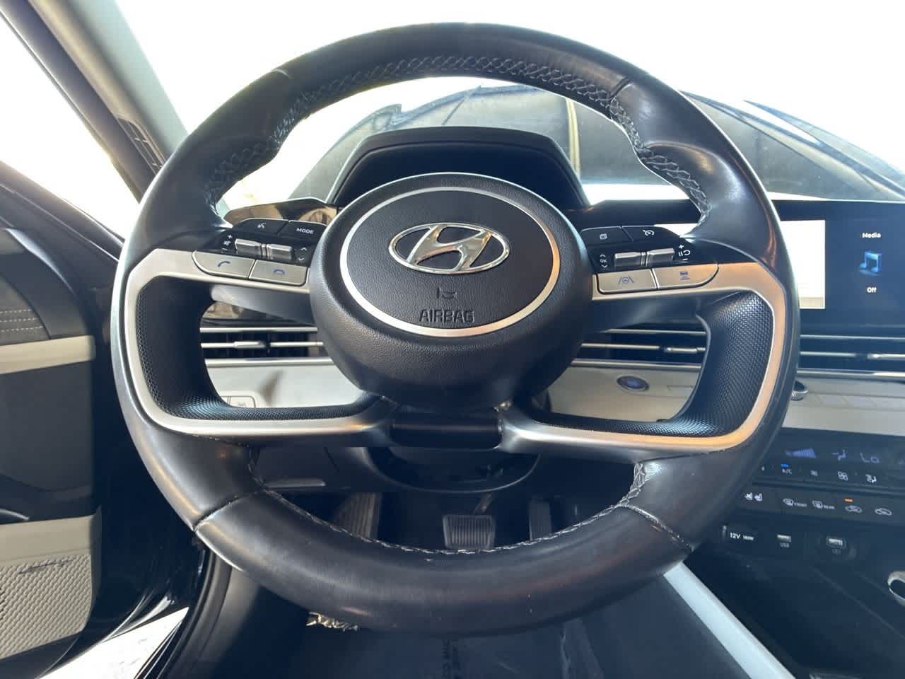 Thumbnail: 2023 Hyundai Elantra - 15
