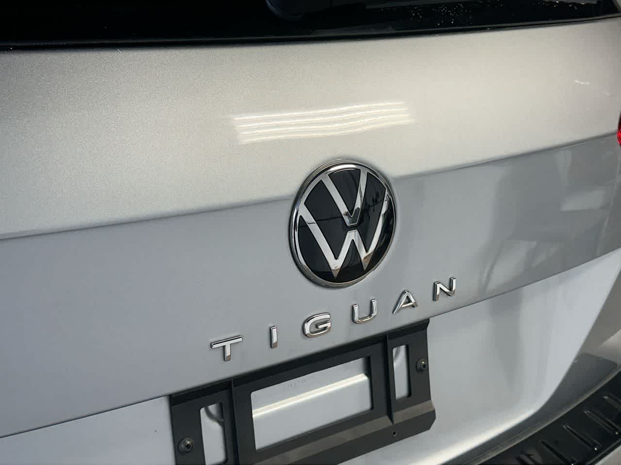 Thumbnail: 2023 Volkswagen Tiguan - 10
