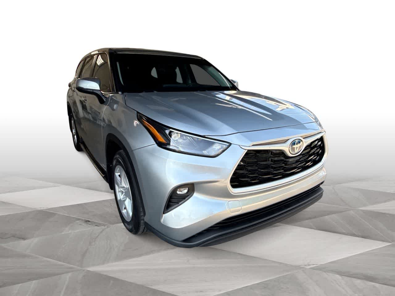 Thumbnail: 2023 Toyota Highlander - 2