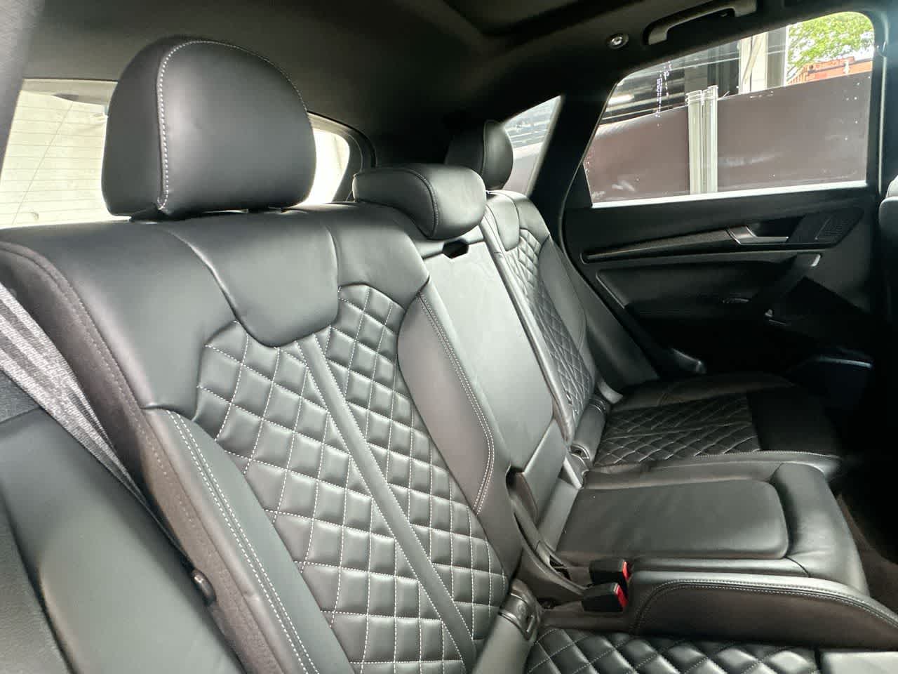 Thumbnail: 2023 Audi SQ5 - 26