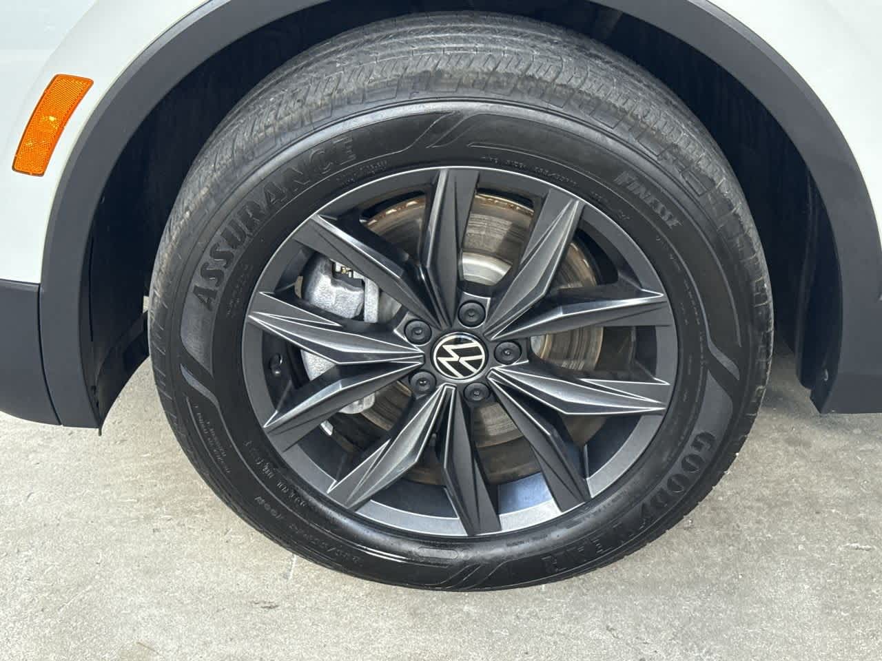 Thumbnail: 2023 Volkswagen Tiguan - 11