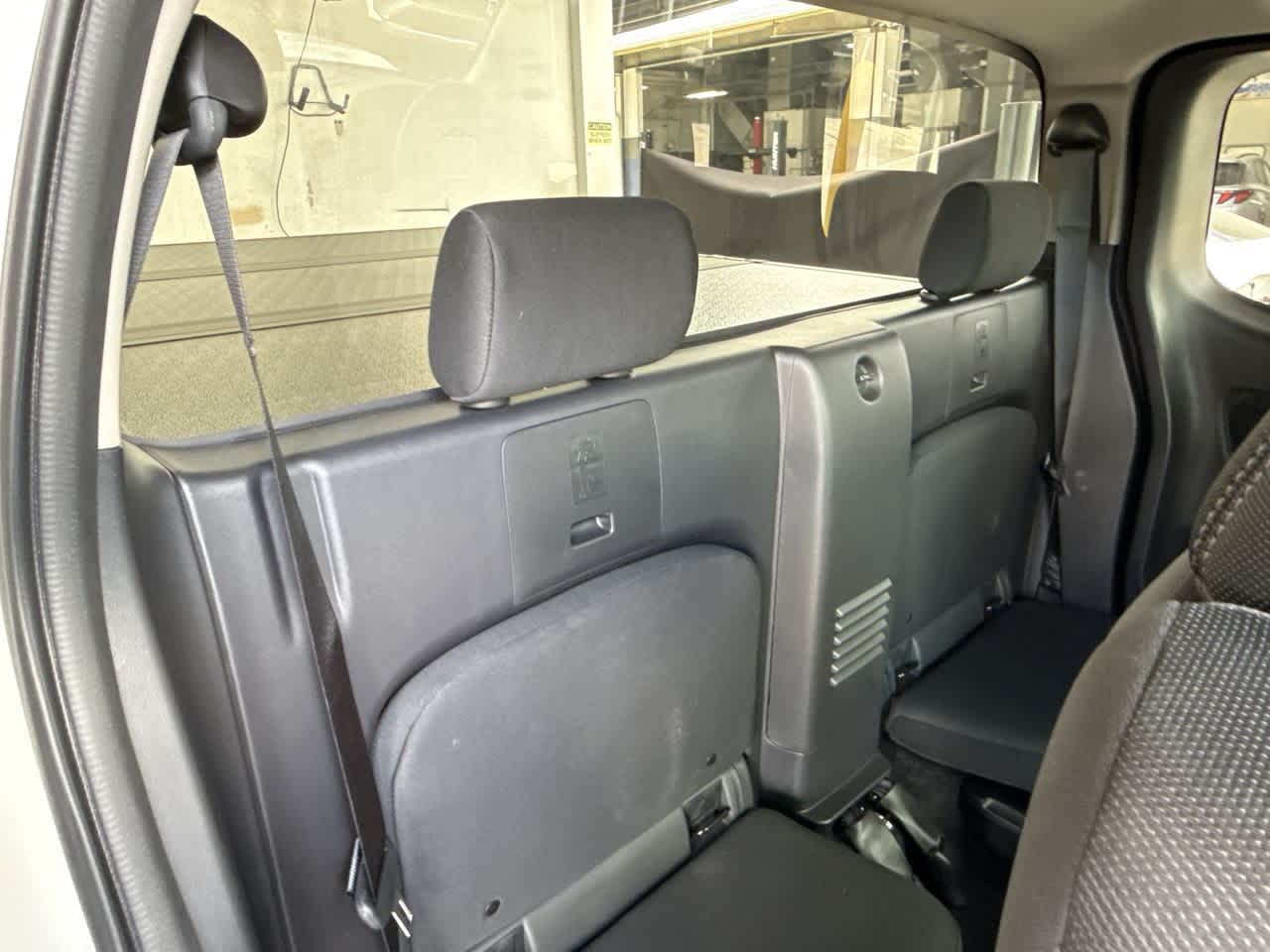 Thumbnail: 2024 Nissan Frontier - 26