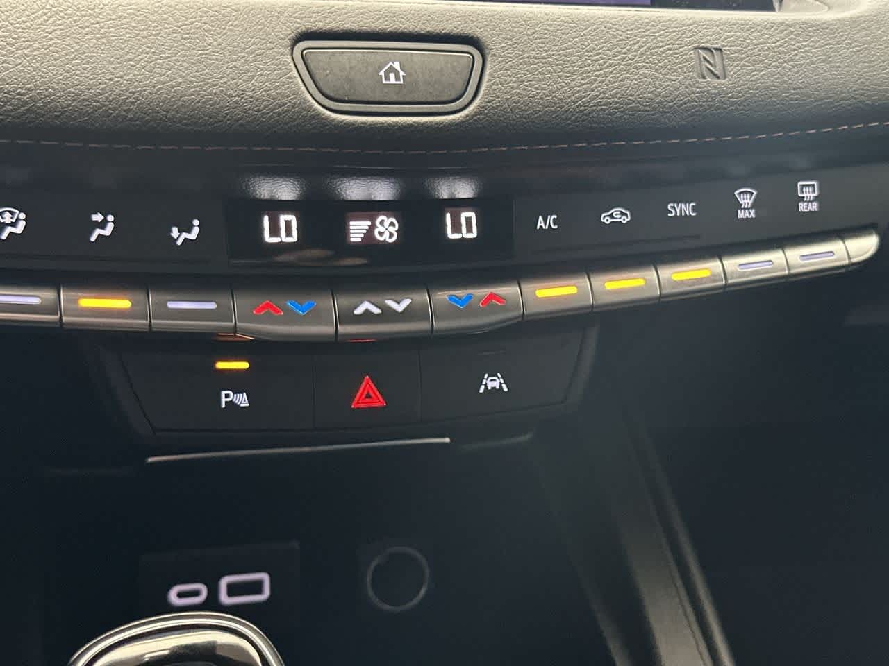 Thumbnail: 2021 Cadillac XT4 - 20
