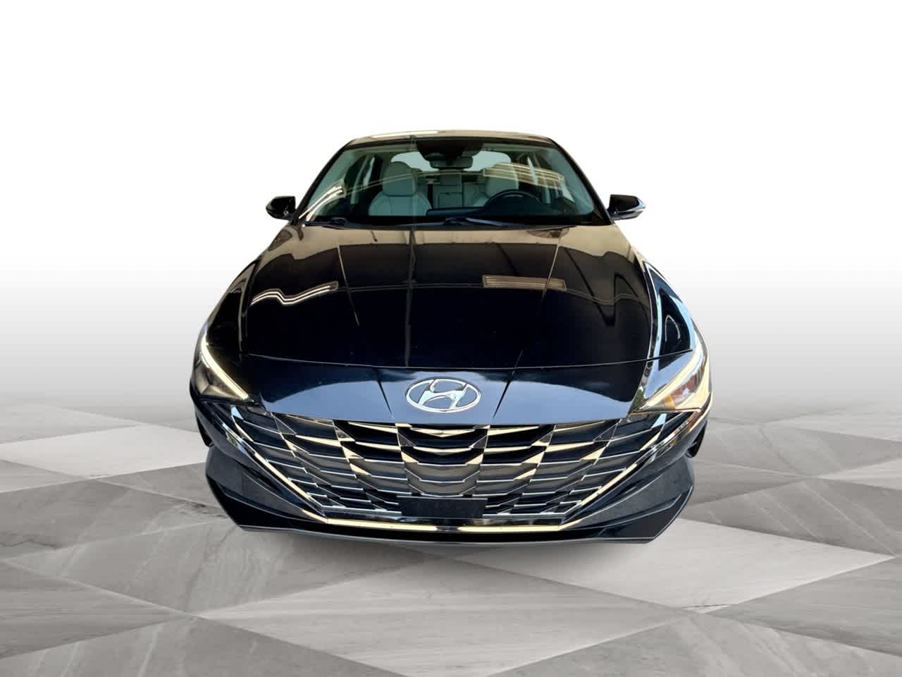 Thumbnail: 2023 Hyundai Elantra - 3