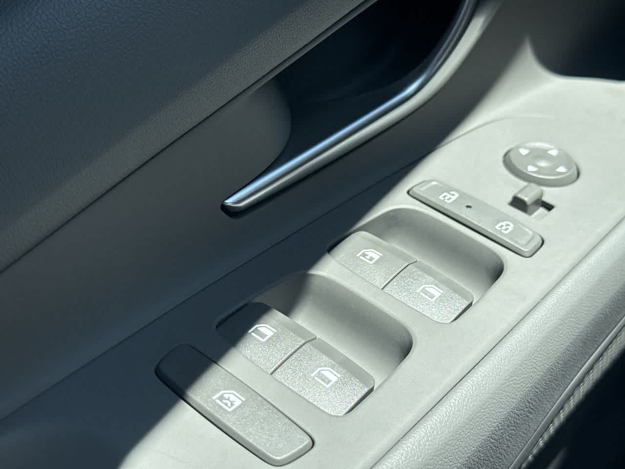 Thumbnail: 2025 Hyundai Elantra - 17