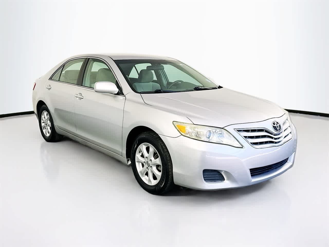 2011 Toyota Camry LE 23