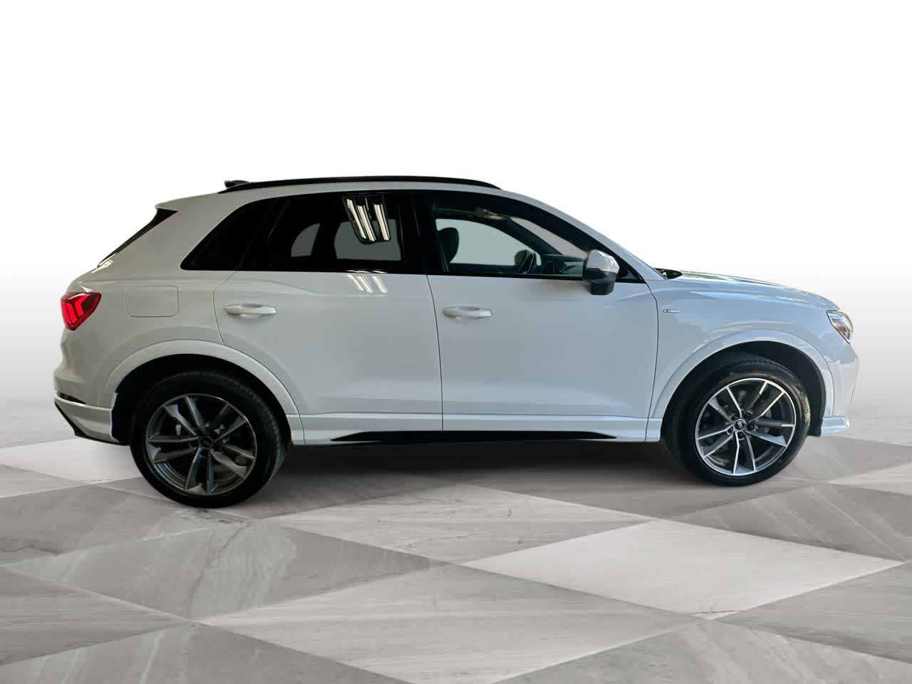 Thumbnail: 2025 Audi Q3 - 9