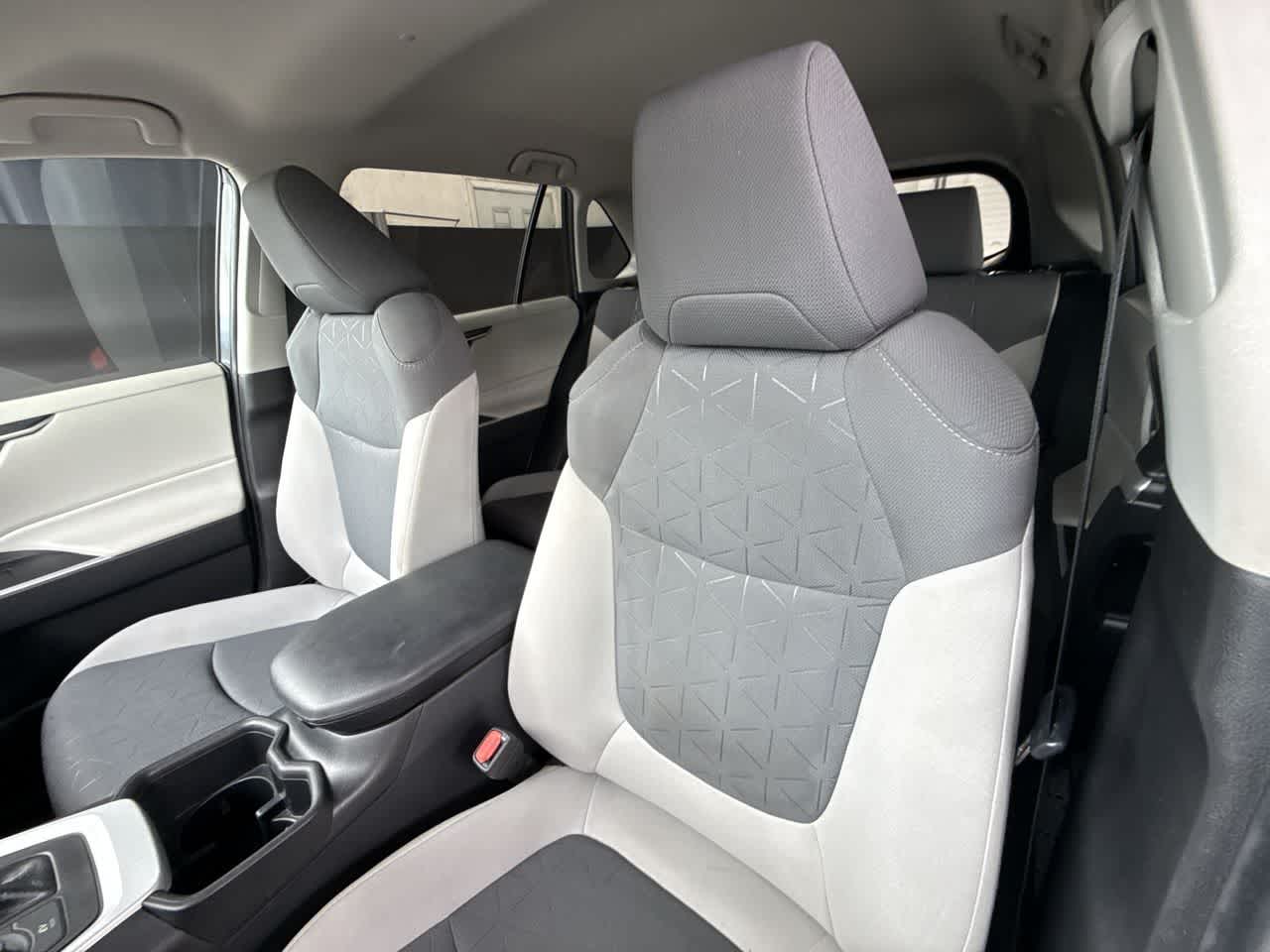 Thumbnail: 2022 Toyota RAV4 - 14