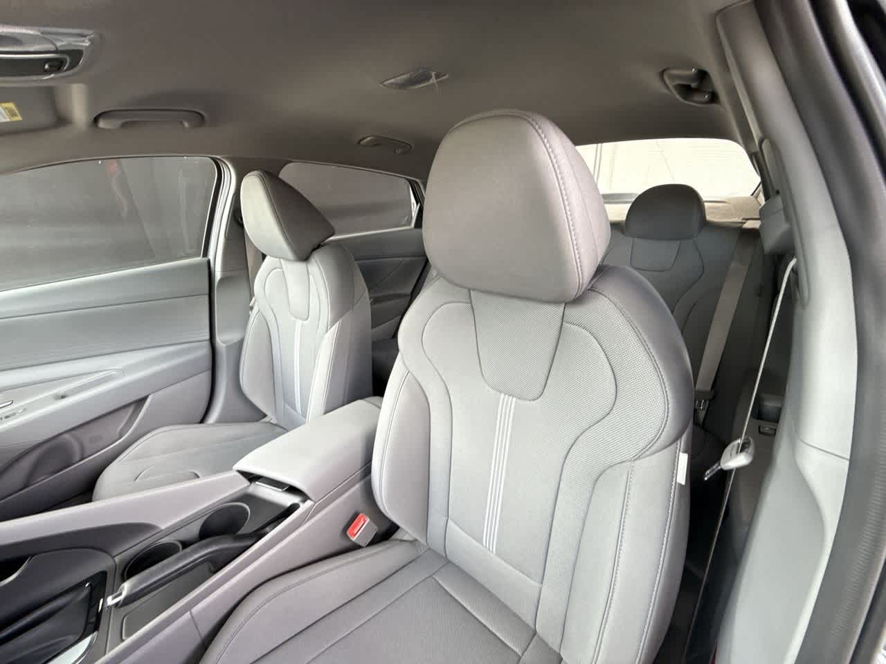 Thumbnail: 2025 Hyundai Elantra - 14