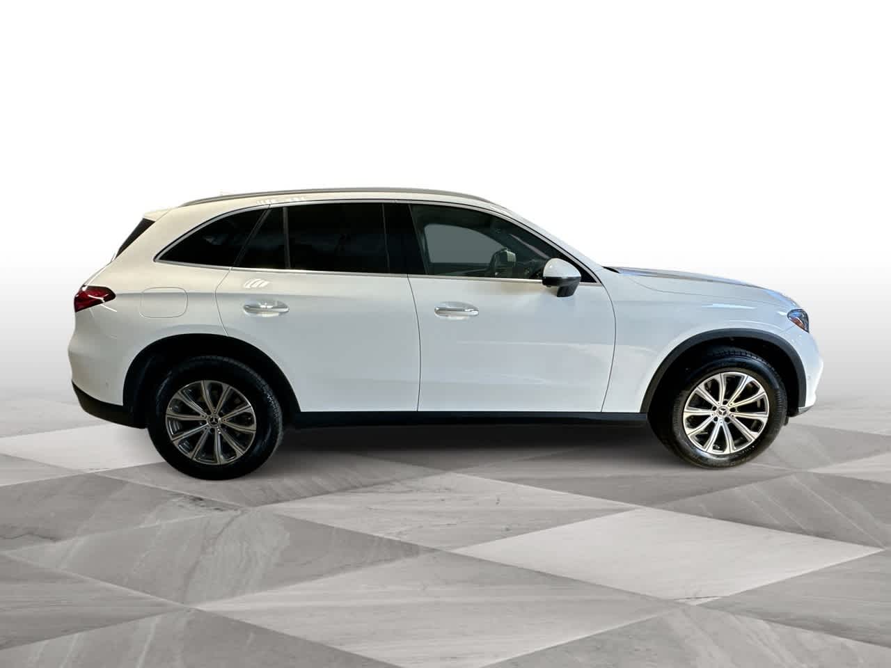 Thumbnail: 2024 Mercedes-Benz GLC - 9