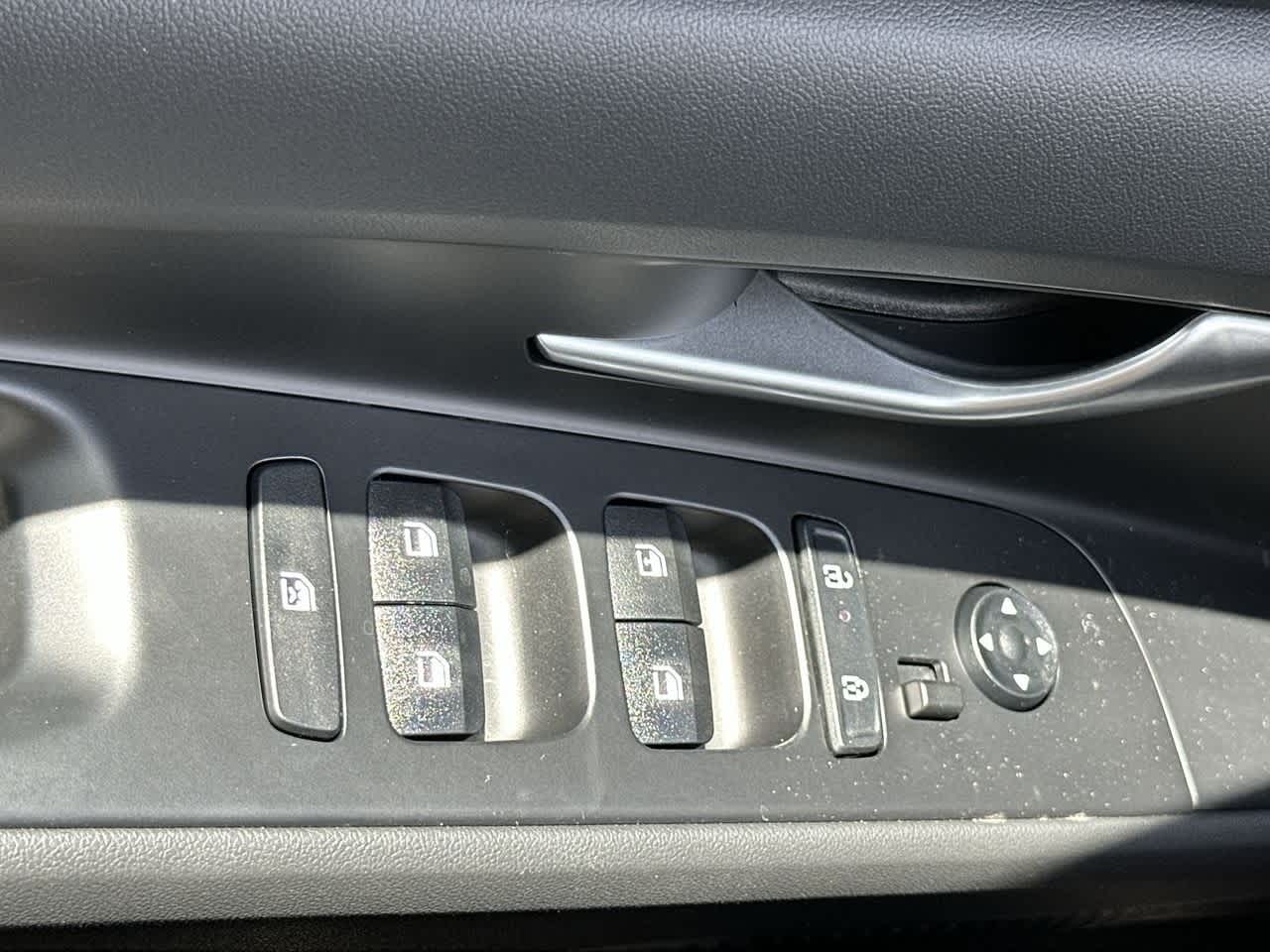 Thumbnail: 2025 Hyundai Elantra - 17