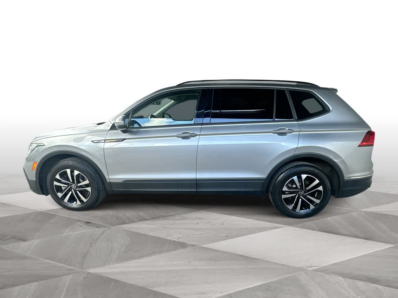 Thumbnail: 2023 Volkswagen Tiguan - 5
