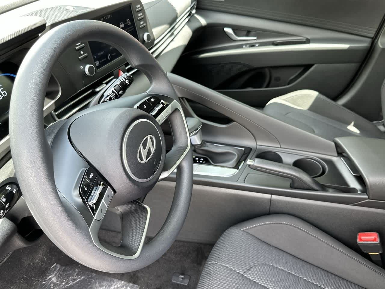 Thumbnail: 2025 Hyundai Elantra - 13