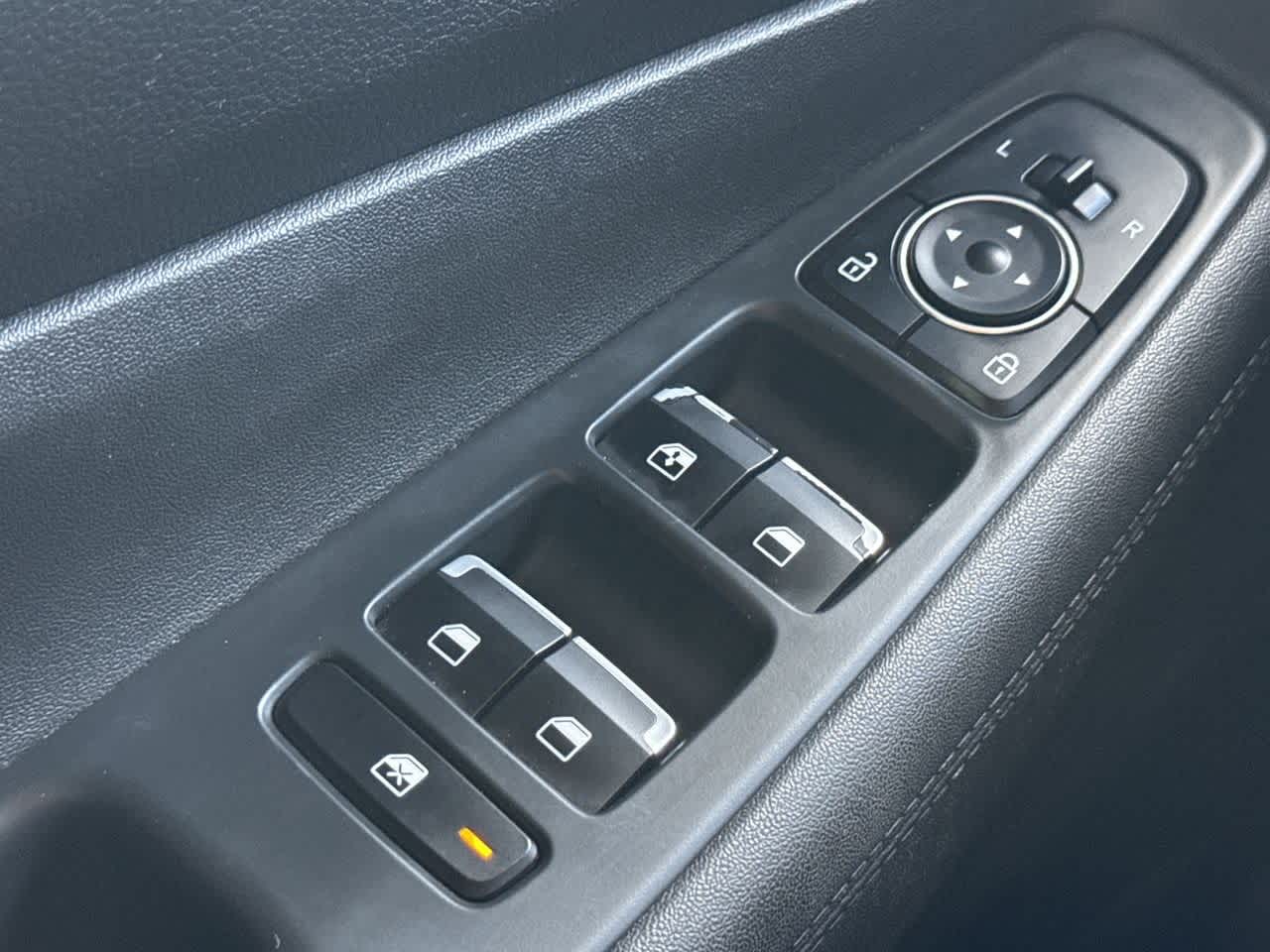 Thumbnail: 2022 Hyundai Santa Fe - 17