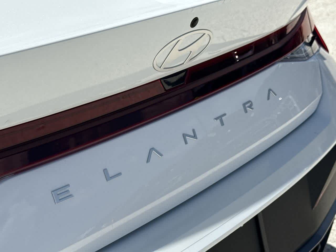 Thumbnail: 2025 Hyundai Elantra - 10