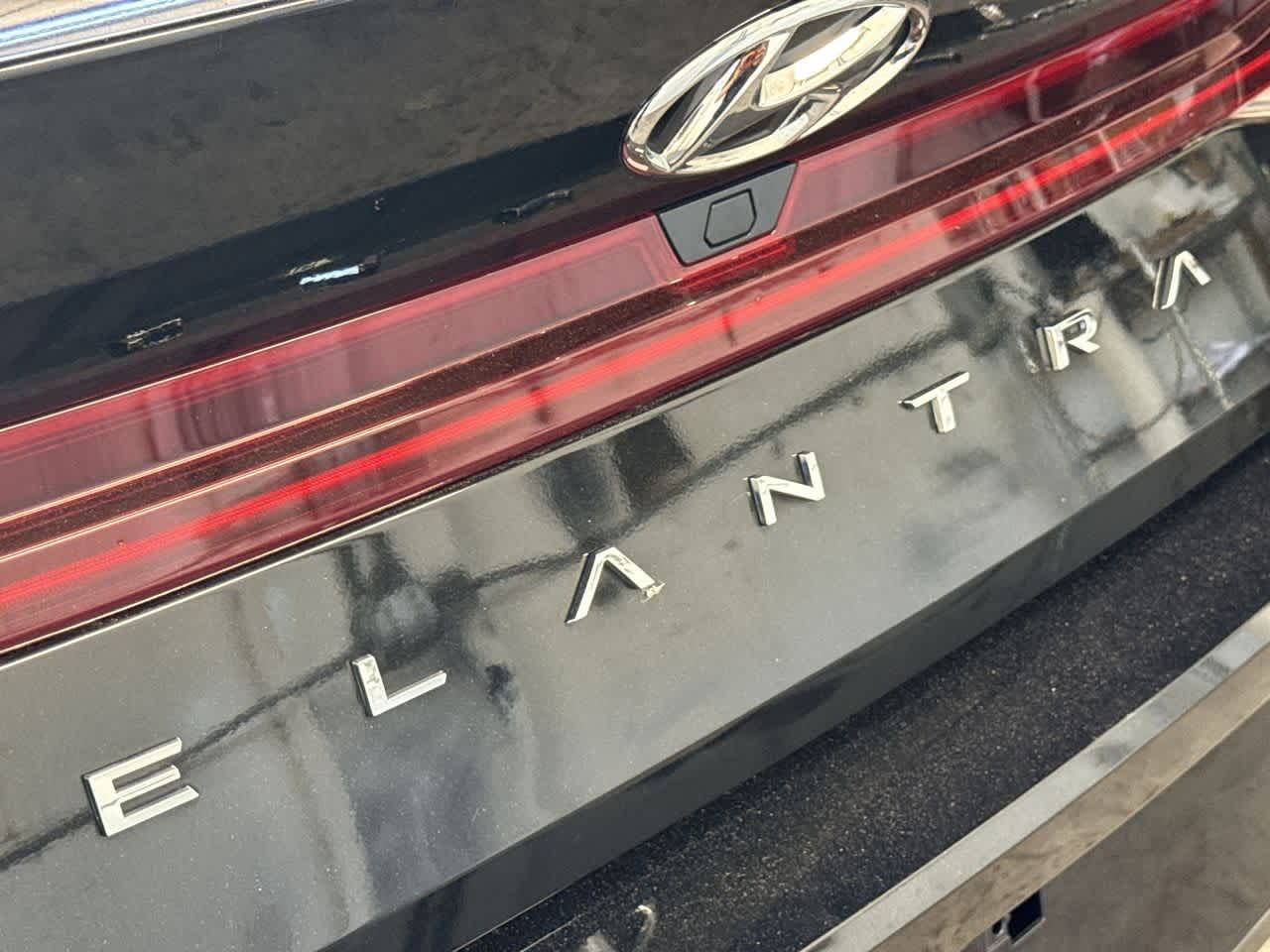 Thumbnail: 2023 Hyundai Elantra - 10