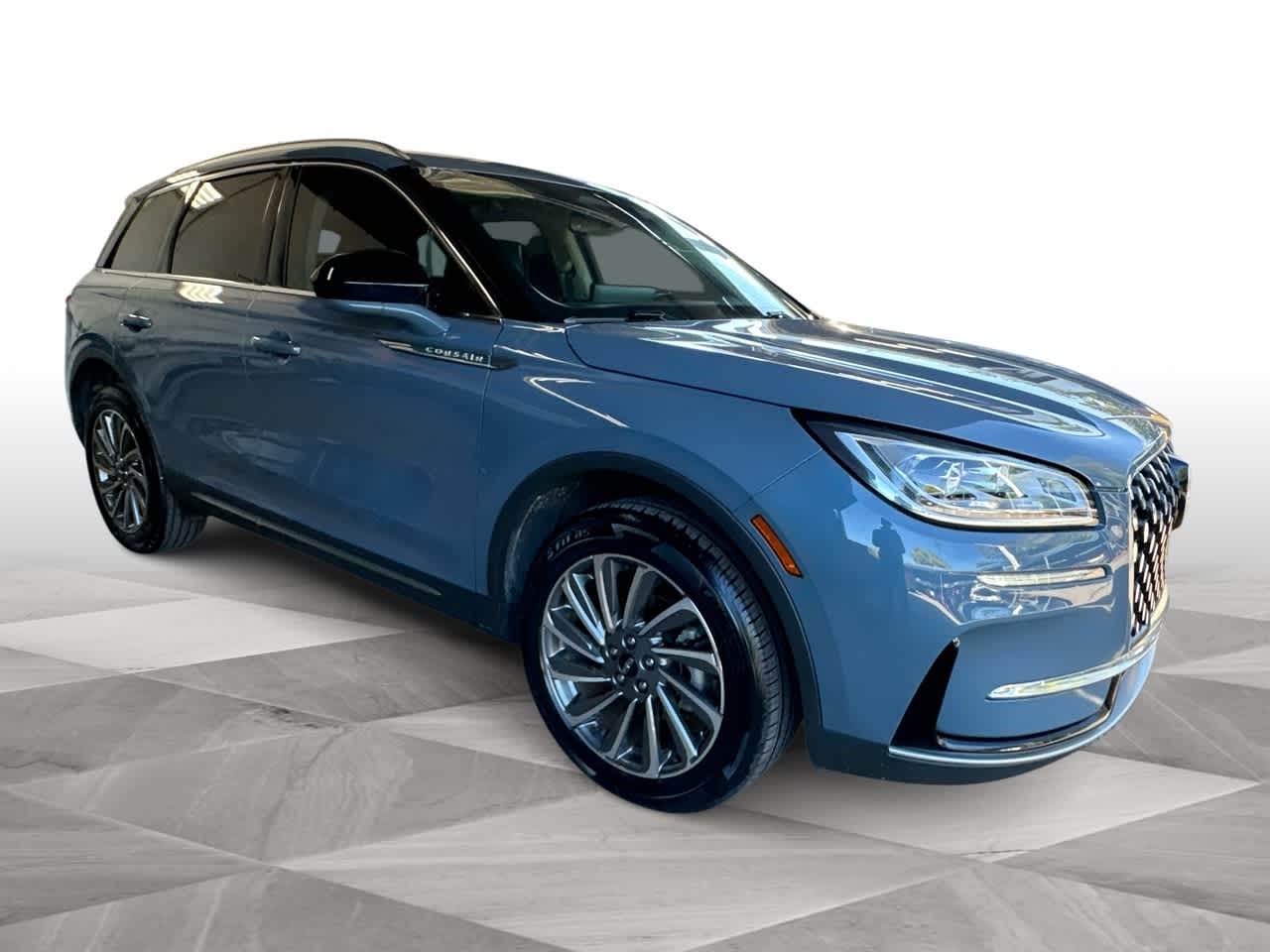 Thumbnail: 2023 Lincoln Corsair - 2