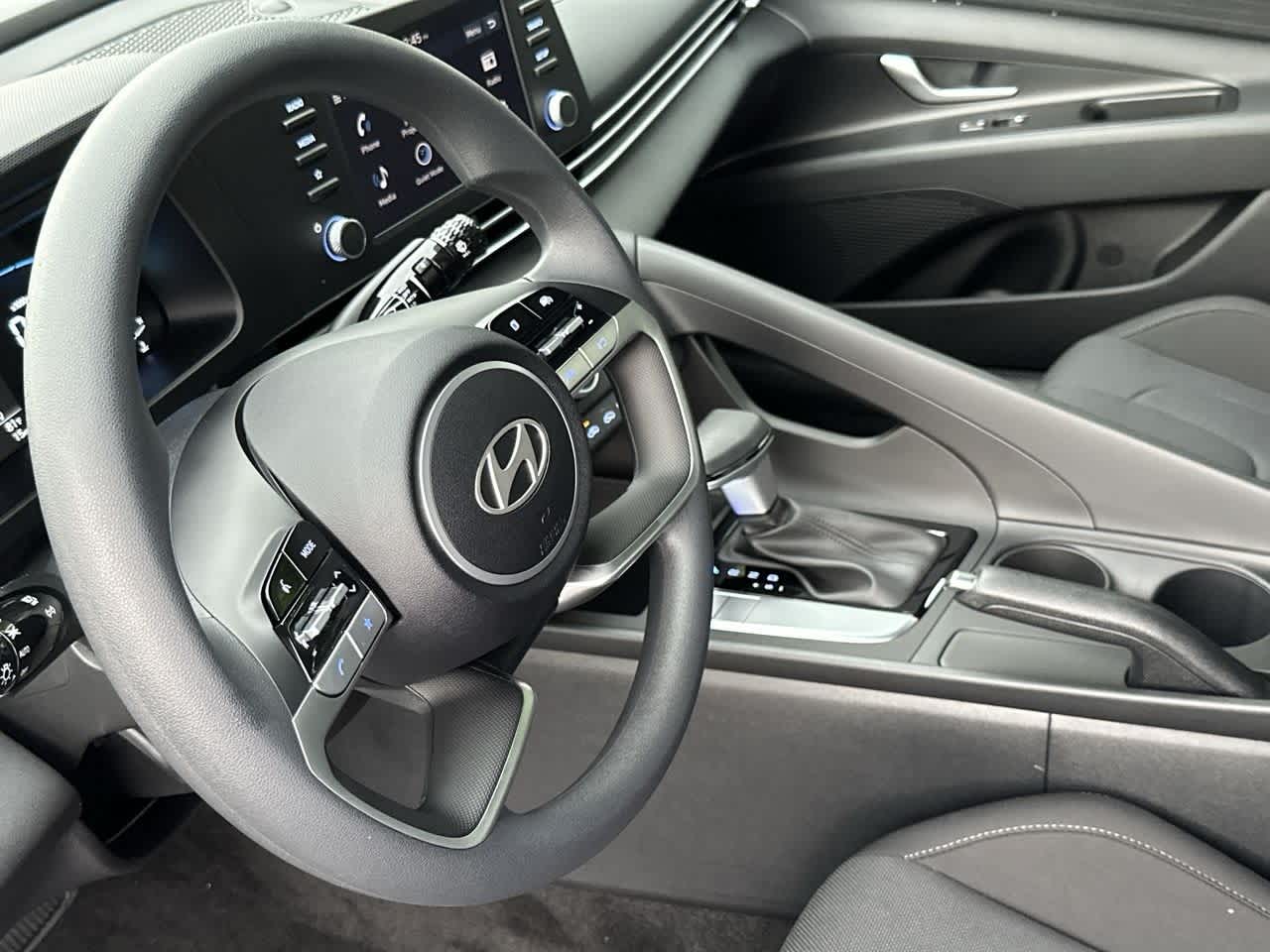 Thumbnail: 2025 Hyundai Elantra - 13