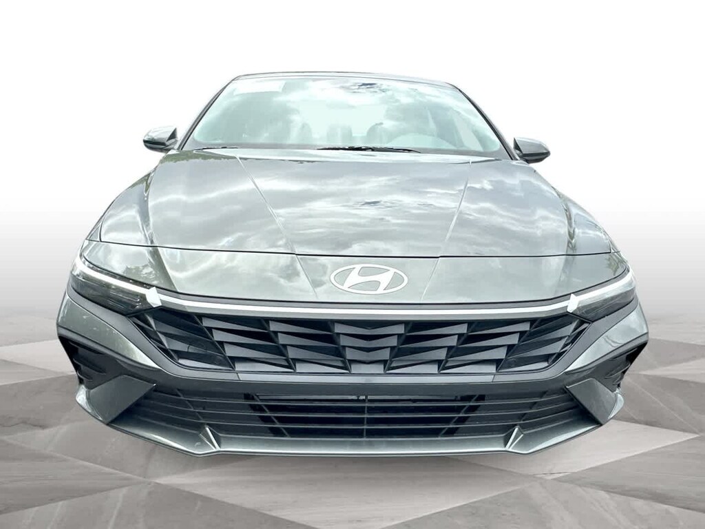 New 2025 Hyundai Elantra SE Sedan