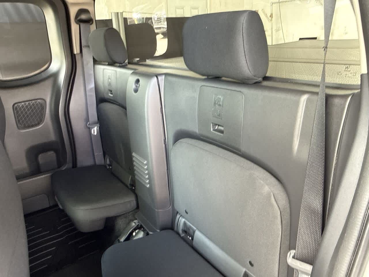 Thumbnail: 2024 Nissan Frontier - 22