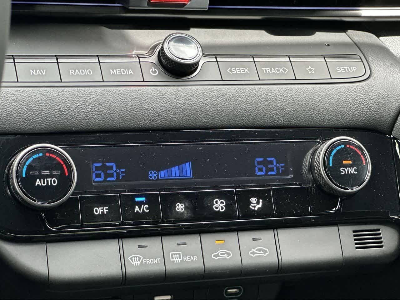 Thumbnail: 2025 Hyundai Elantra - 20